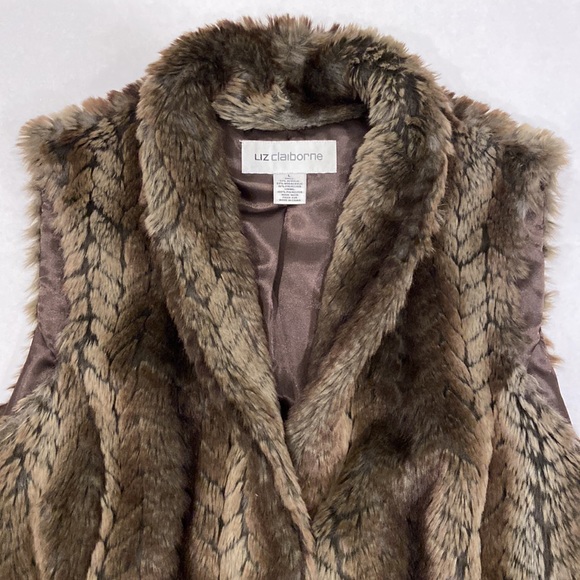 Liz Claiborne Brown Faux Fur Long Vest with Leather Belt sz L - Picture 3 of 7